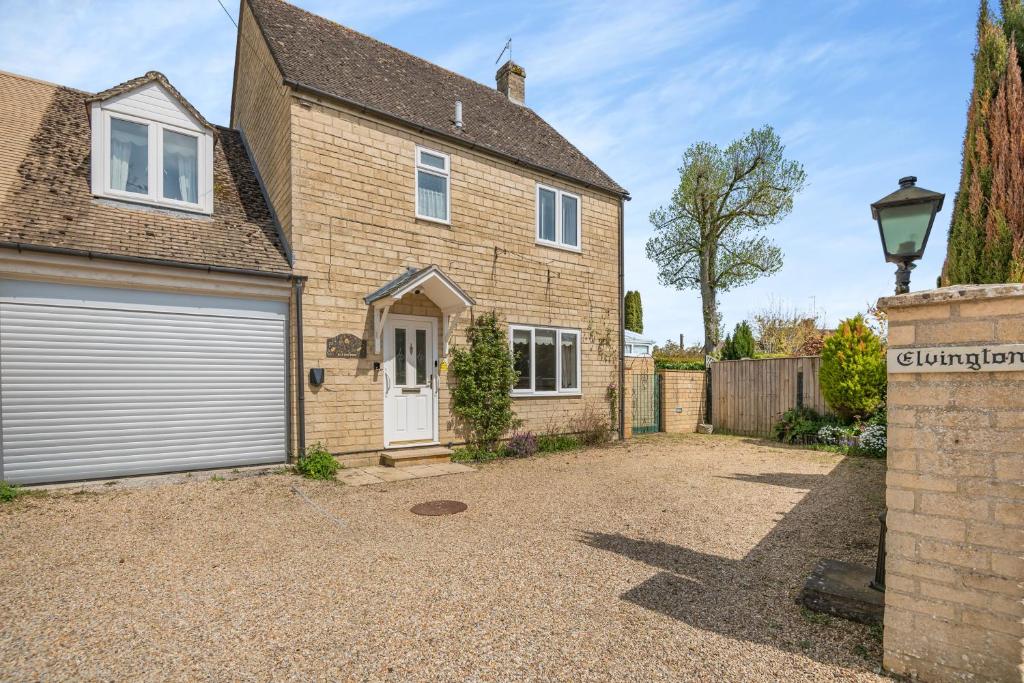Elvington Cottage - Family-friendly Cheerful House At The Heart Of The Cotswolds - バートン＝オン＝ザ＝ウォーター