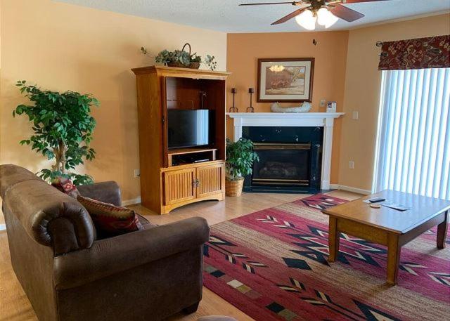 Tennessee Retreat | Mountain Views, Amenities! - Pigeon Forge, TN