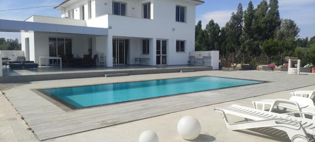 Kiti Village Villa Larnaca, Salt-water Pool, 5 Bedrooms - キプロス