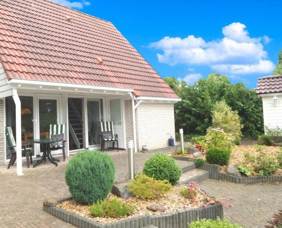 Haus Mit Moderner Einbauküche Und Schönem Garten - Schiermonnikoog