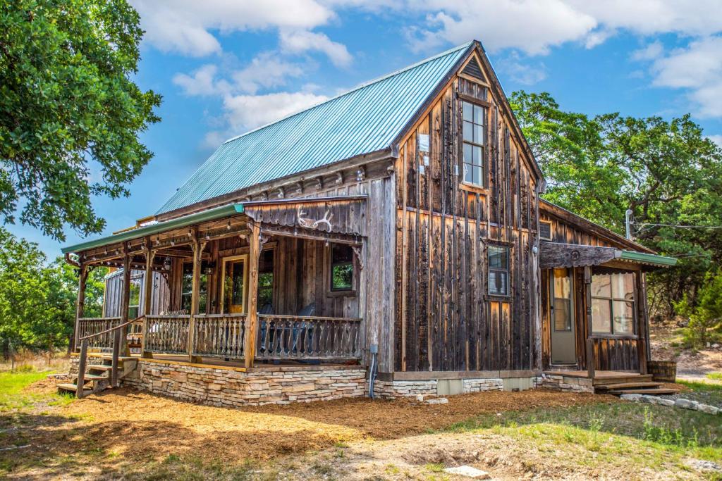 Old Fellow's Farmhouse - Kerrville, TX