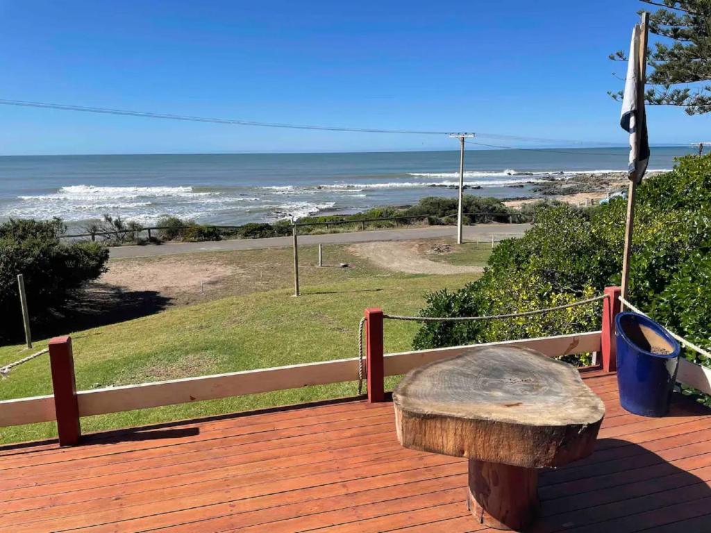 Surfers Dream At Cottage By The Sea - Middleton