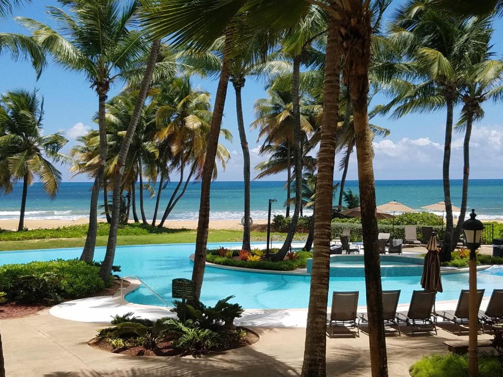 Beachfront Villa In The Rio Mar Resort - 푸에르토리코