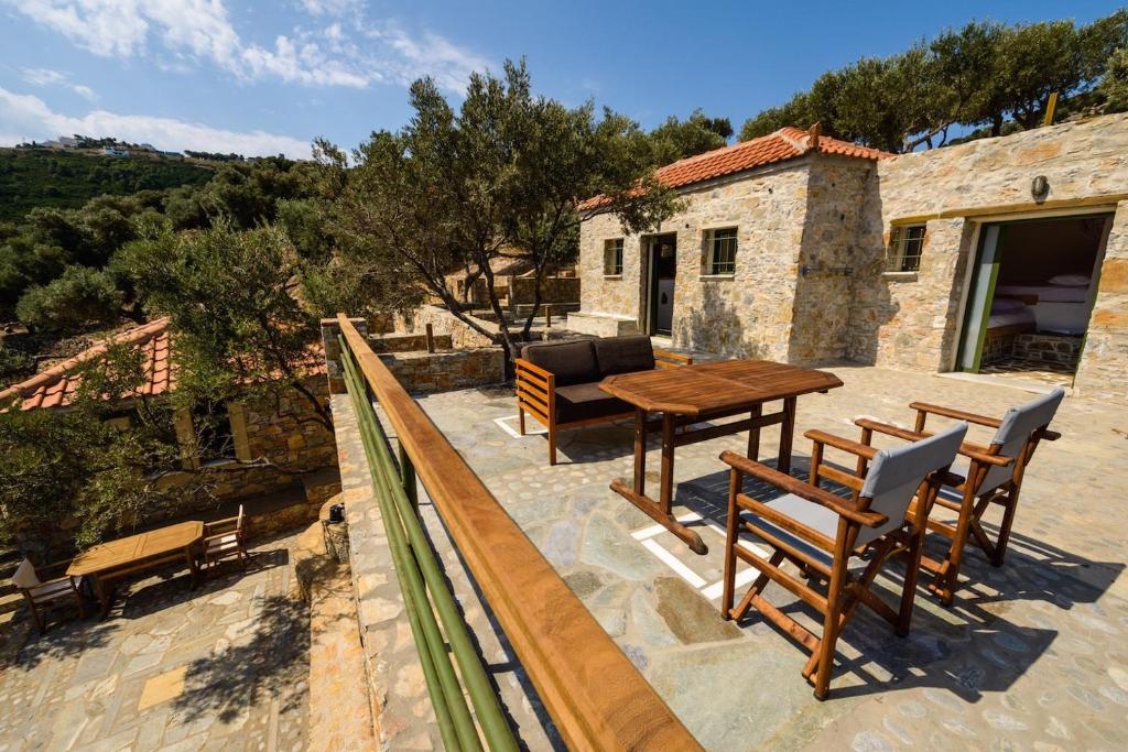 Casa Milos Stone Chalets - Greece