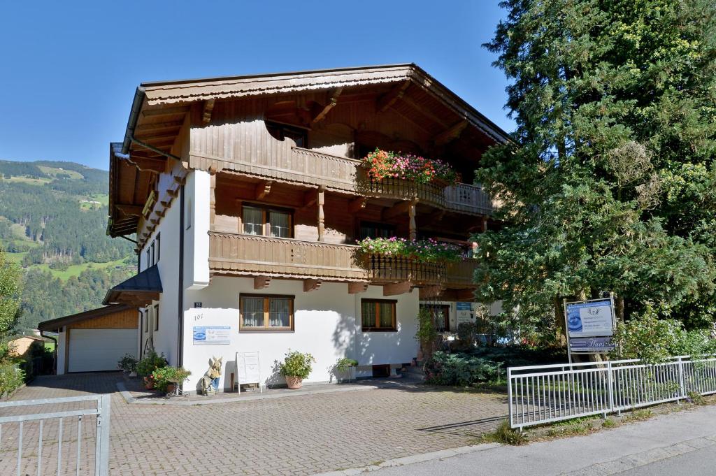 Ferienwohnung Reinhilde Hauser Apartment Josef - Zillertal