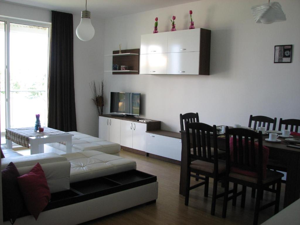 Two-Bedroom Apartment Donika - Tsarevo