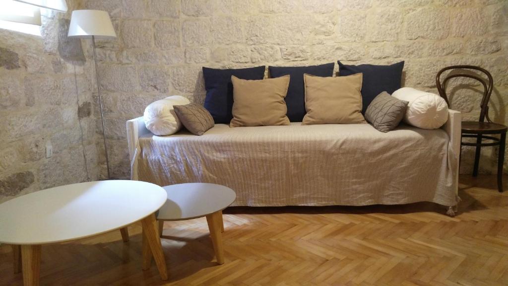 Apartment Livia, Tipical And Charmy  Location. - Trogir