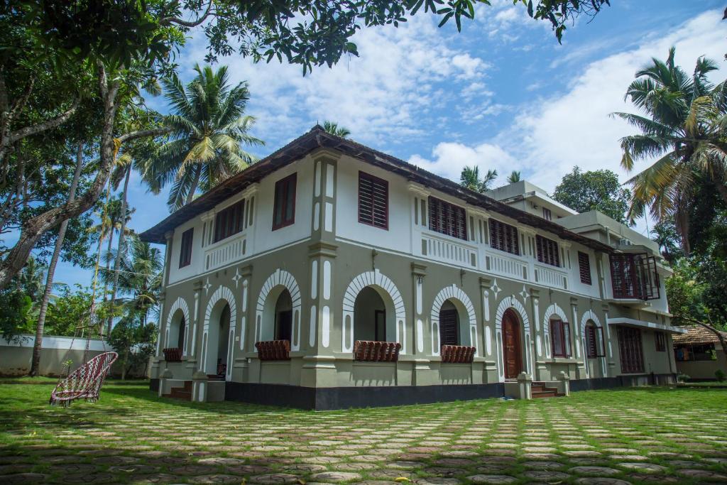 Lake County Heritage Home - Cochin