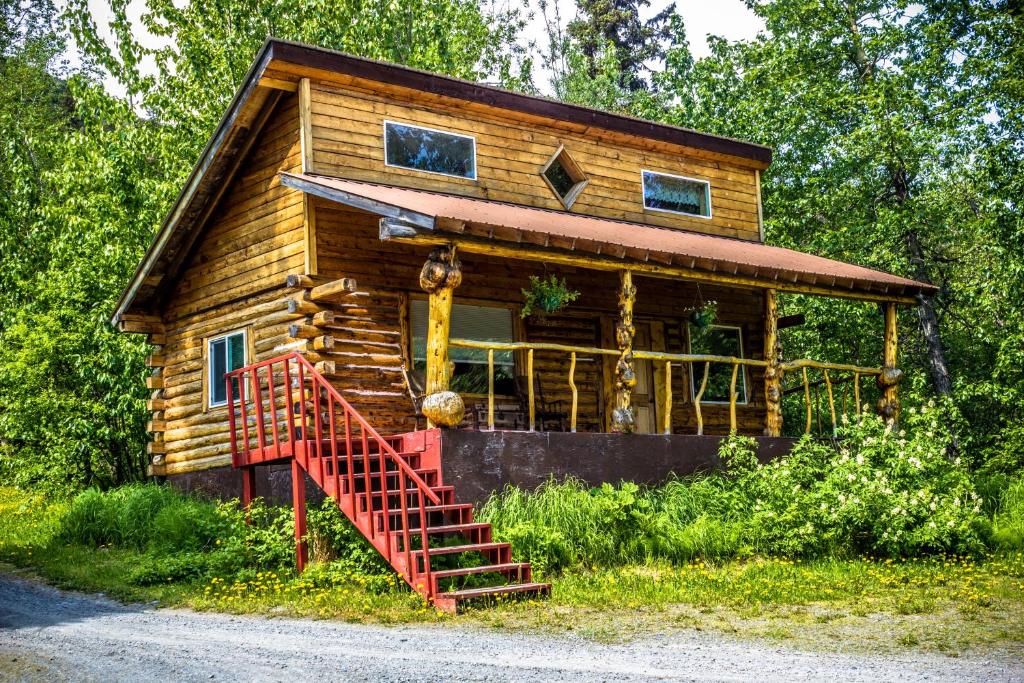 Midnight Sun Log Cabins - Alaska