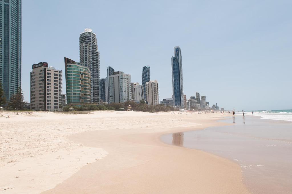 Costa D'ora Holiday Apartments - Surfers Paradise