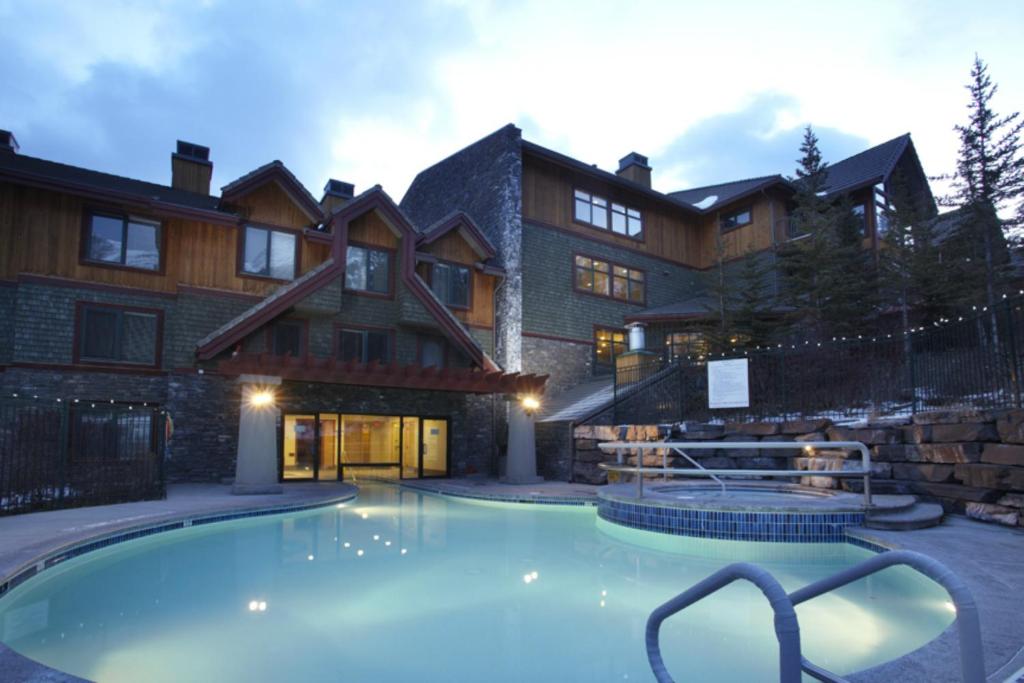 Platinum Suites Resort - Vacation Rentals - Canada