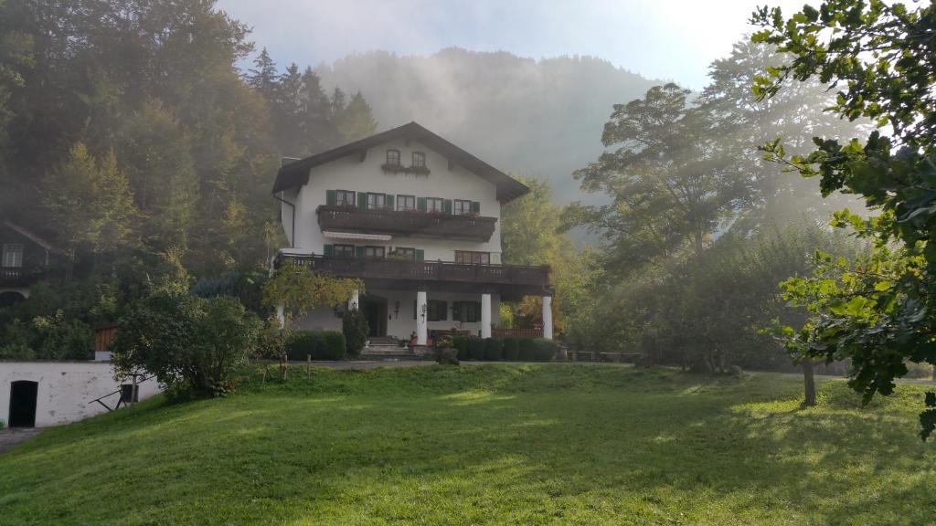Gästehaus Villa Bergkristall - Alpi