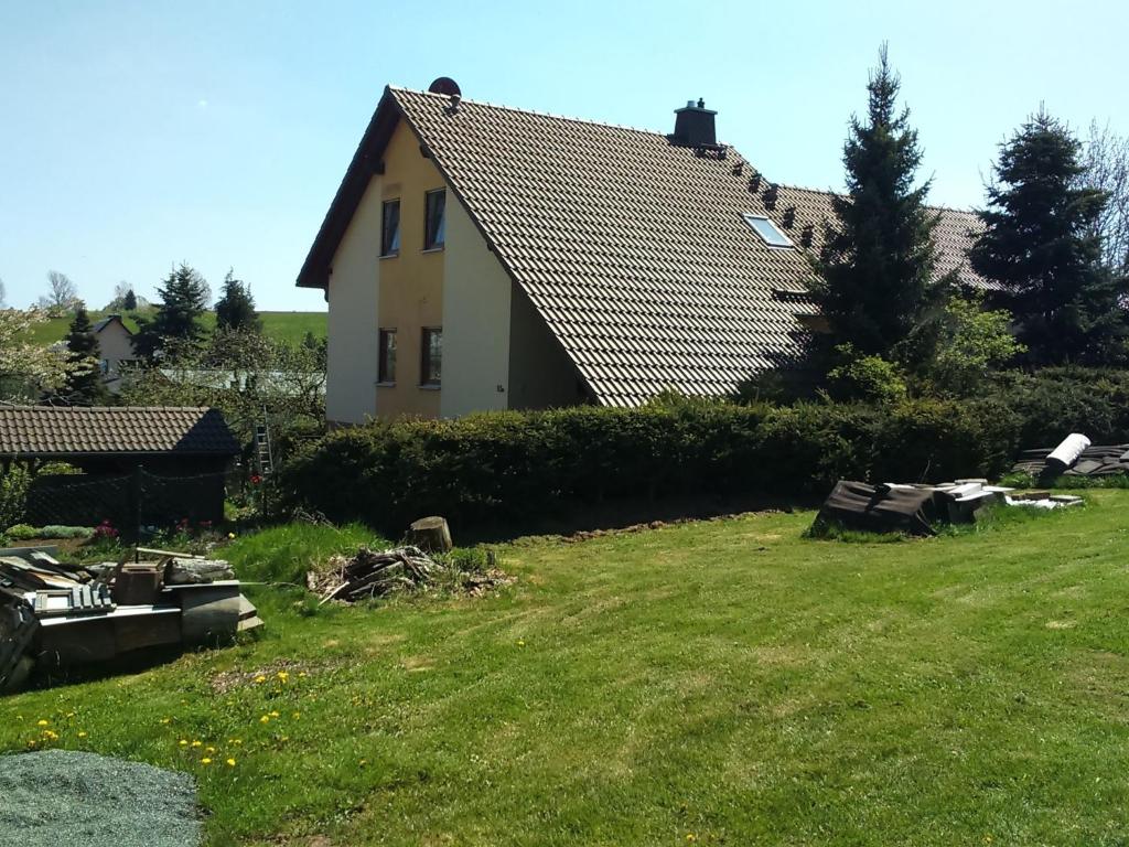 Cozy Apartment in Oelsnitz with Ore Mountains View - Bad Schlema