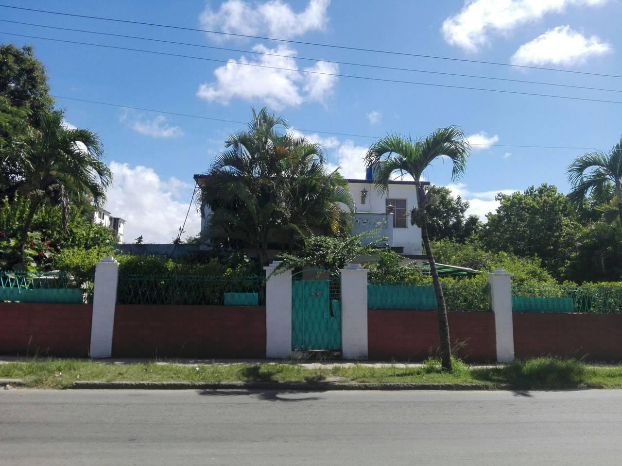 Totally Independent House: Private Pool - Cuba