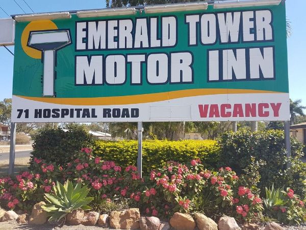 Emerald Tower Motor Inn - Emerald