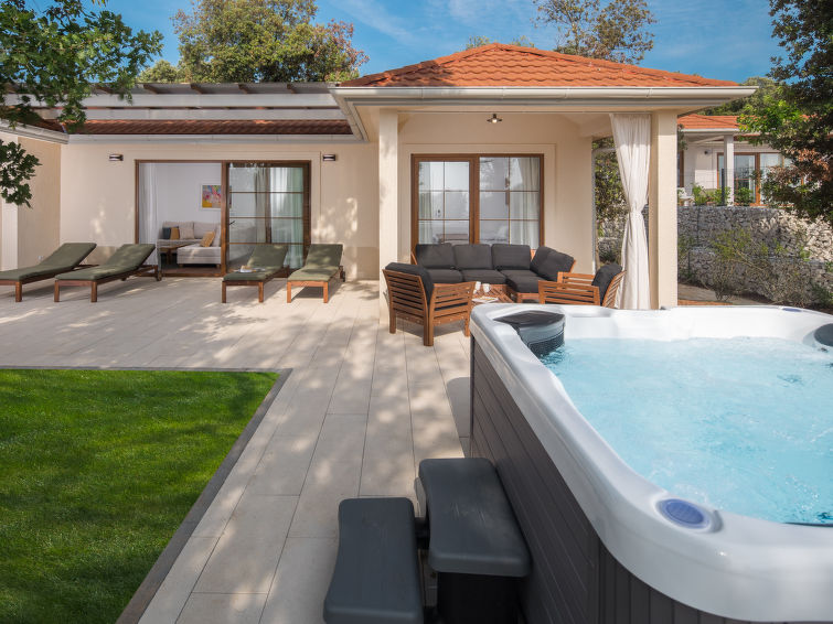 Luxury Bay Villa With Private Hot Tub - Rovigno