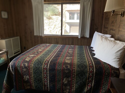Ponderosa Lodge Suite - Red River, NM