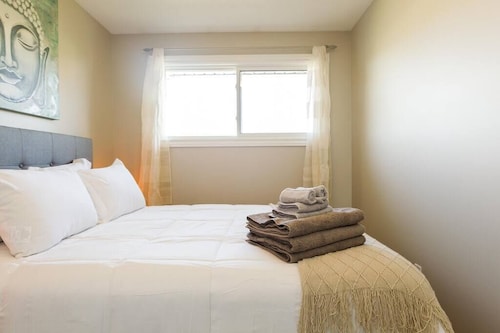 Happy Place: Cozy Comfort-6 Bed-wem-fast Wifi - Edmonton