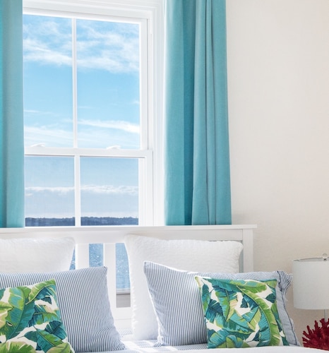Spacious And New, Oceanside, Sea View Apartments. - Bermuda