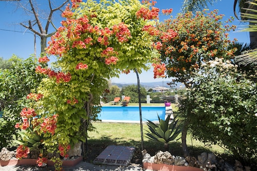Villa De Estilo Andaluz Con 5 Dormitorios, Piscina Privada, Barbacoa Y Wi-fi - Cártama