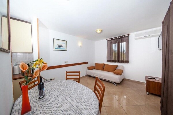 One Bedroom Apartment With Balcony Promajna, Makarska (A-21101-b) - Promajna