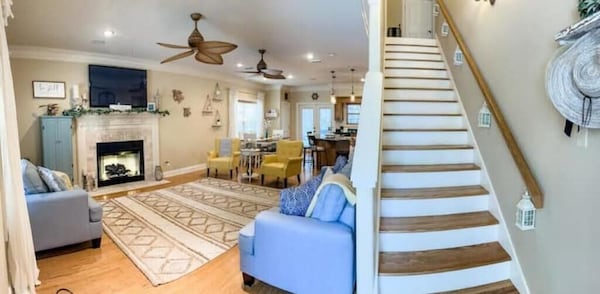 Pet Friendly Cottage Nestled In The Pines With Cozy Fire-pit - Dauphin Island, AL