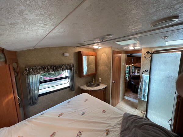 Delightful Rv Rental Surrounded By Woods - 뉴욕