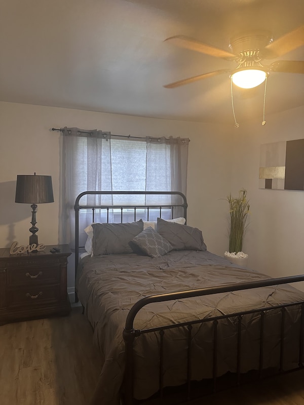 Former In-law Suite Converted To 1 Br Apartment - Wilmington, DE