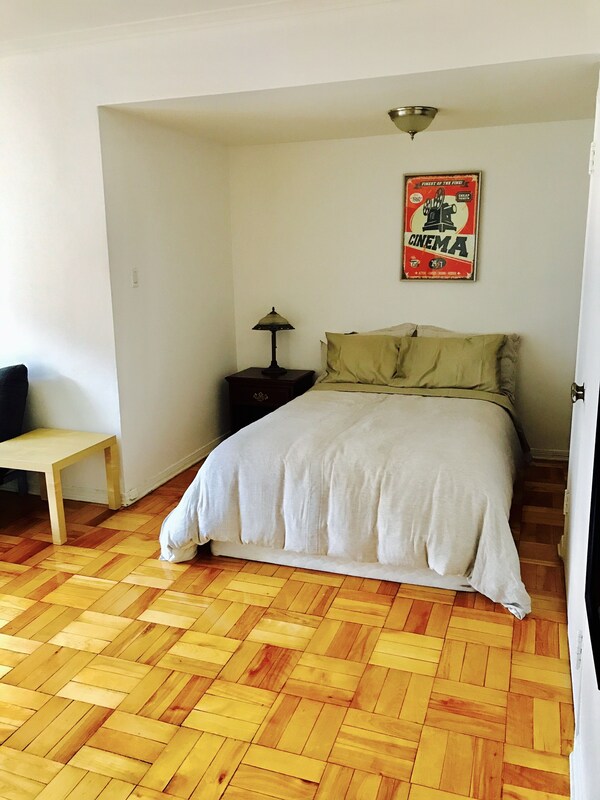 Stylish Montreal Apartment: Comfortable Stay In The Golden Square Mile - Lasalle