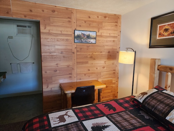 Swimmers | 1br,1ba, Cabinesque Hotel In Ohiopyle - Ohiopyle, PA