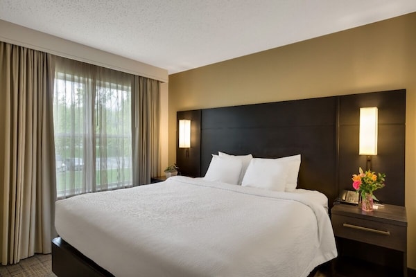 Fully-furnished Suites! Indoor Swimming Pool, Pet-friendly, Free Breakfast! - Morristown