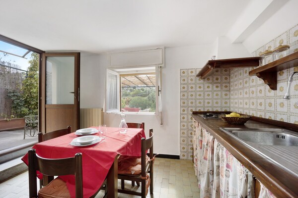Holiday Home \"Giromina\" With Mountain View, Private Garden & Wi-fi - Imperia