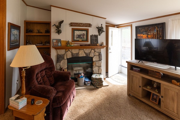 3 Bedroom Cottage With Lake Views - Hayward, WI