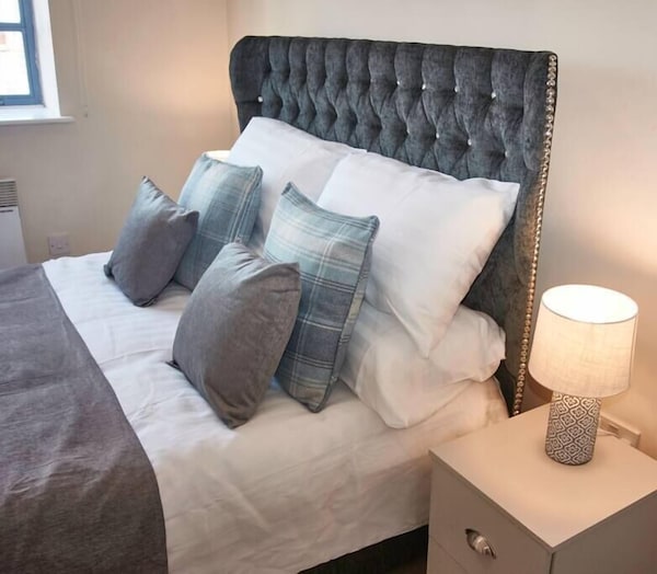 The Bliss Suite *Sleeps 4* - Ormskirk