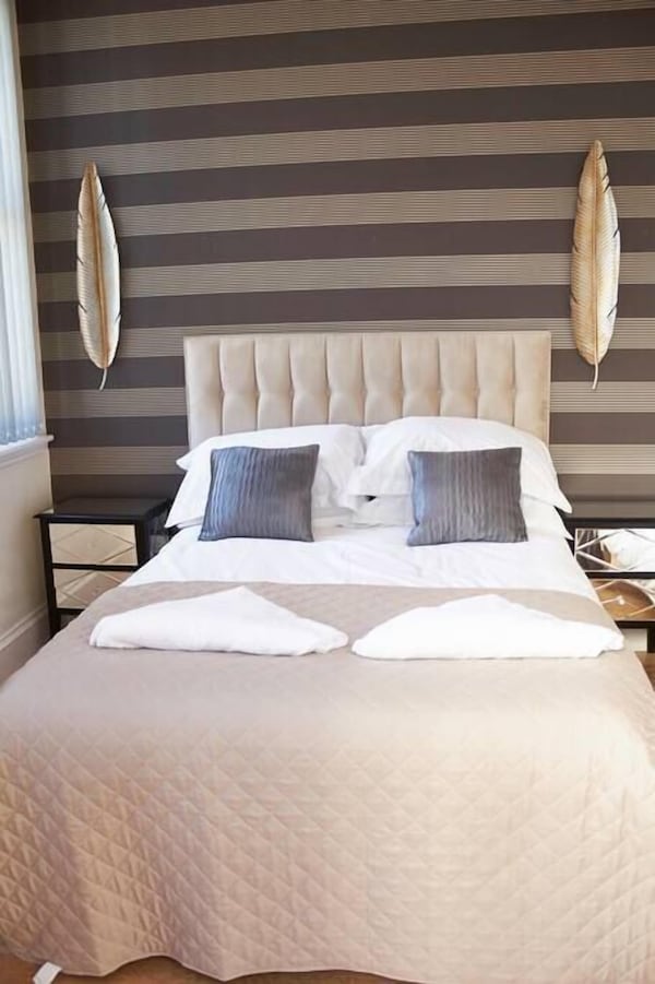 The Coral Suite *Sleeps 6* - Formby