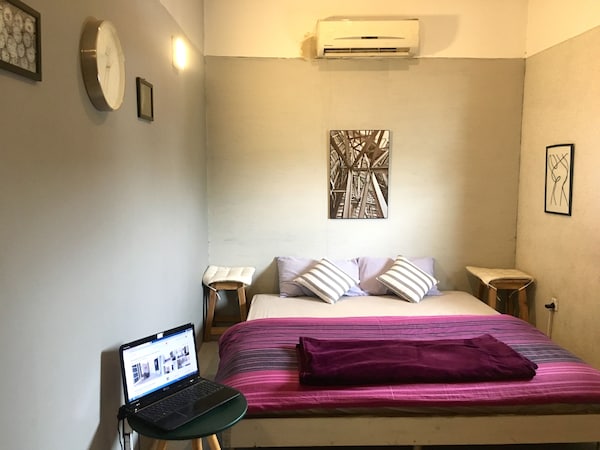 Stylish 3 Bedroom Entire Floor Of A House In Dha - 라호르