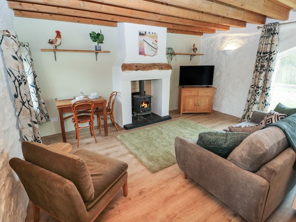 Abaty Cottage, Pet Friendly, Character Holiday Cottage In Broad Haven - Little Haven