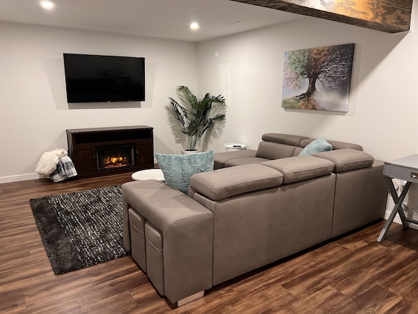 Feel At Home In This 2 Bedroom Basement Suite - Thompson Rivers University