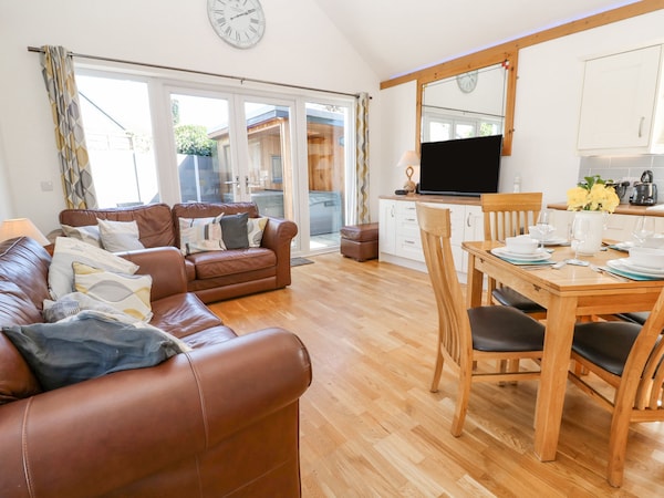 Kensa, Pet Friendly, Country Holiday Cottage, With Hot Tub In St Day - Redruth