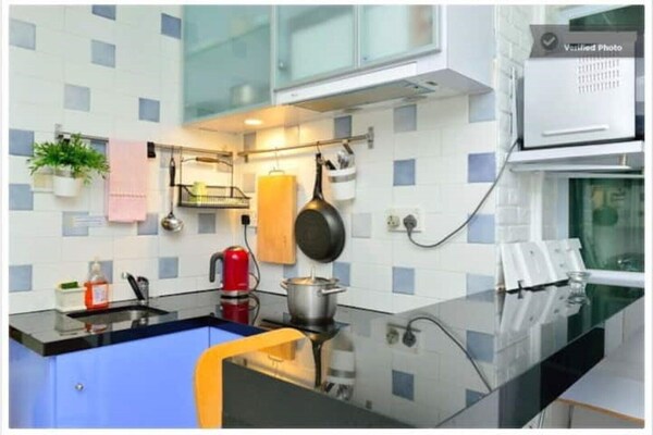 185 Entire Flat With 1 Bedroom  W. Walk.out Terrace - 센트럴