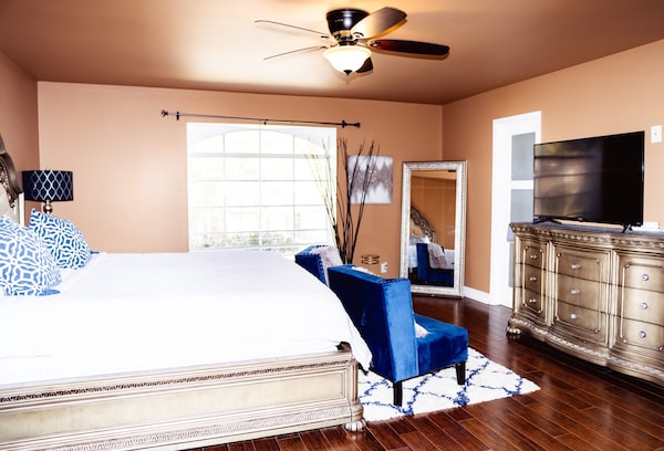 Beautiful 4bedroom | King Suite | Bbq Grill - Willowbrook - Houston