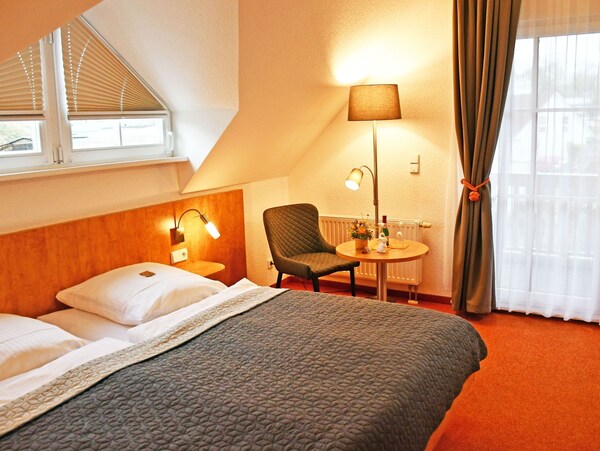 111 Doppelzimmer Mit Balkon - Hotel Sonnenklahr Mit Pool - Göhren