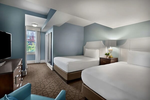 Contemporary Hotel In Central West End District! 2 Convenient Spaces Parking! - Clayton, MO
