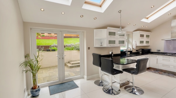 Luxurious Yet Cosy Family Home - Kingston upon Thames