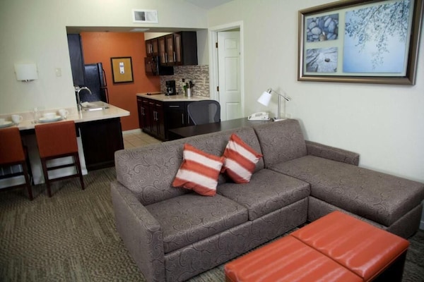 Stay In Great Shape! Minutes To Levi's Stadium, W/fitness Center & Outdoor Pool - SAP Center at San Jose