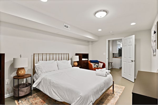 This Apartment Is A 1 Bedroom(s), 1 Bathrooms, Located In Leesburg, Va. - Ashburn, VA