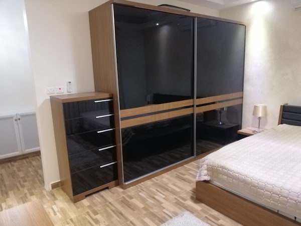 Lovely 3 Bedroom Rental Unit With Free Parking - Akaba