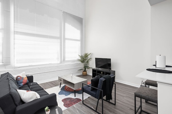 2br/2ba In The Block Apartment By Cozysuites! - コーター