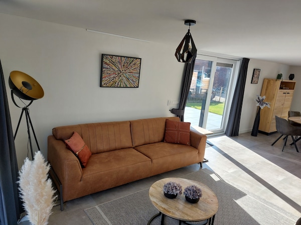 Apartment For 5 People Near The Beach, Fenced Garden, Pool - North Holland