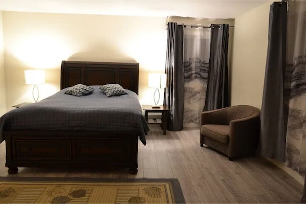 Marcos Exec 4 Bedrooms Large House - Surrey, BC